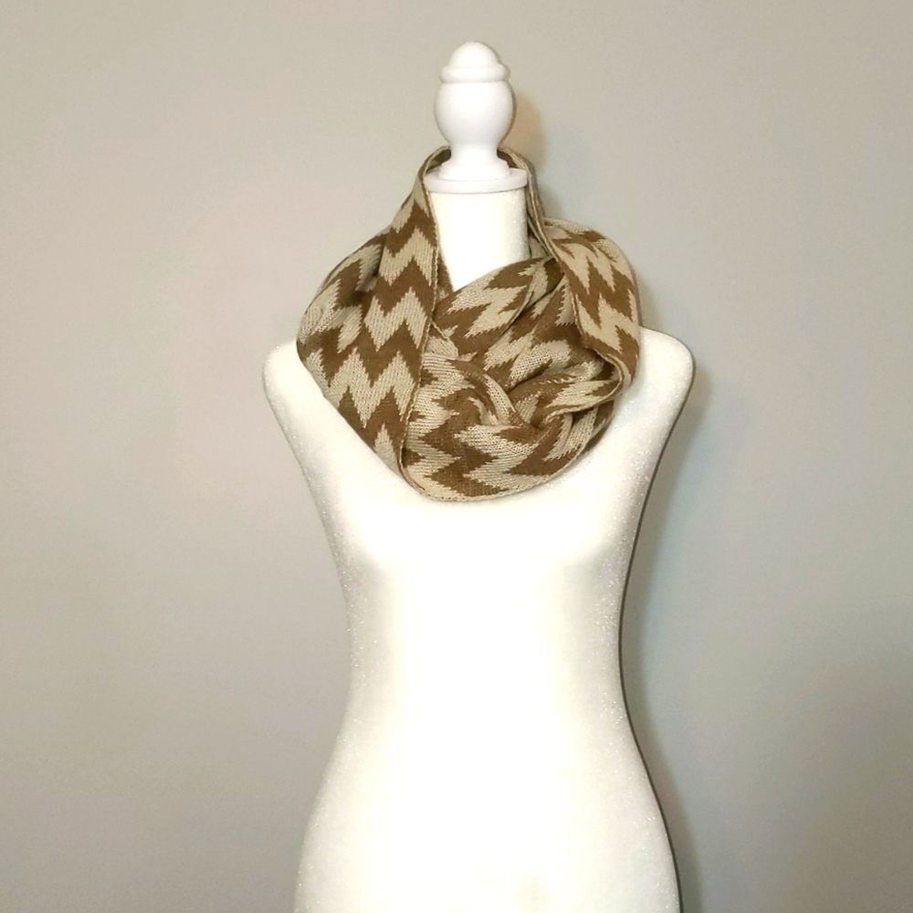 Chevron Infinity Scarf - Picture 4 of 7